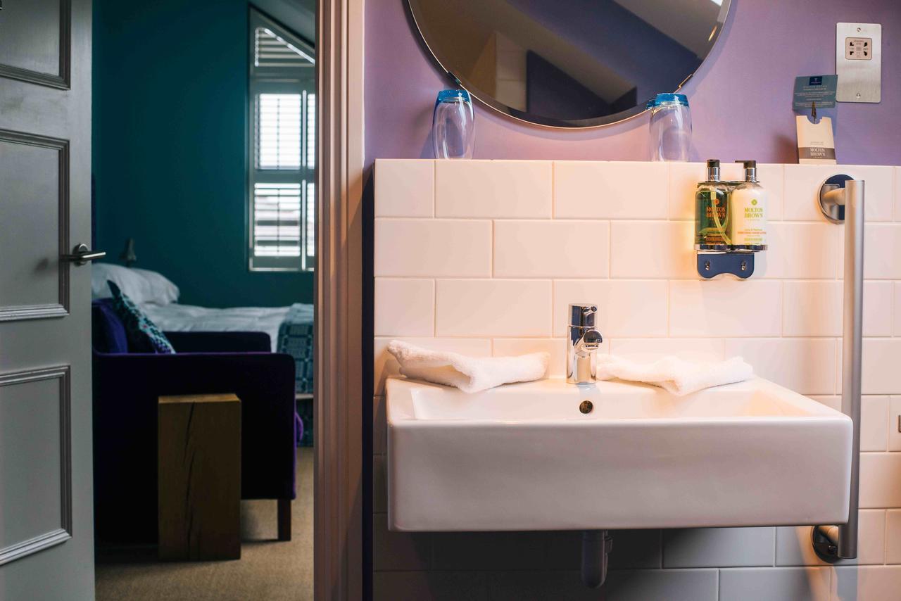 Harbourmaster Hotel アベルアイロン エクステリア 写真